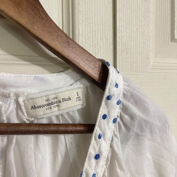 Abercrombie & Fitch Womens White Blue Tie Floral Embroider Bohemian Blouse Small - Picture 2 of 9